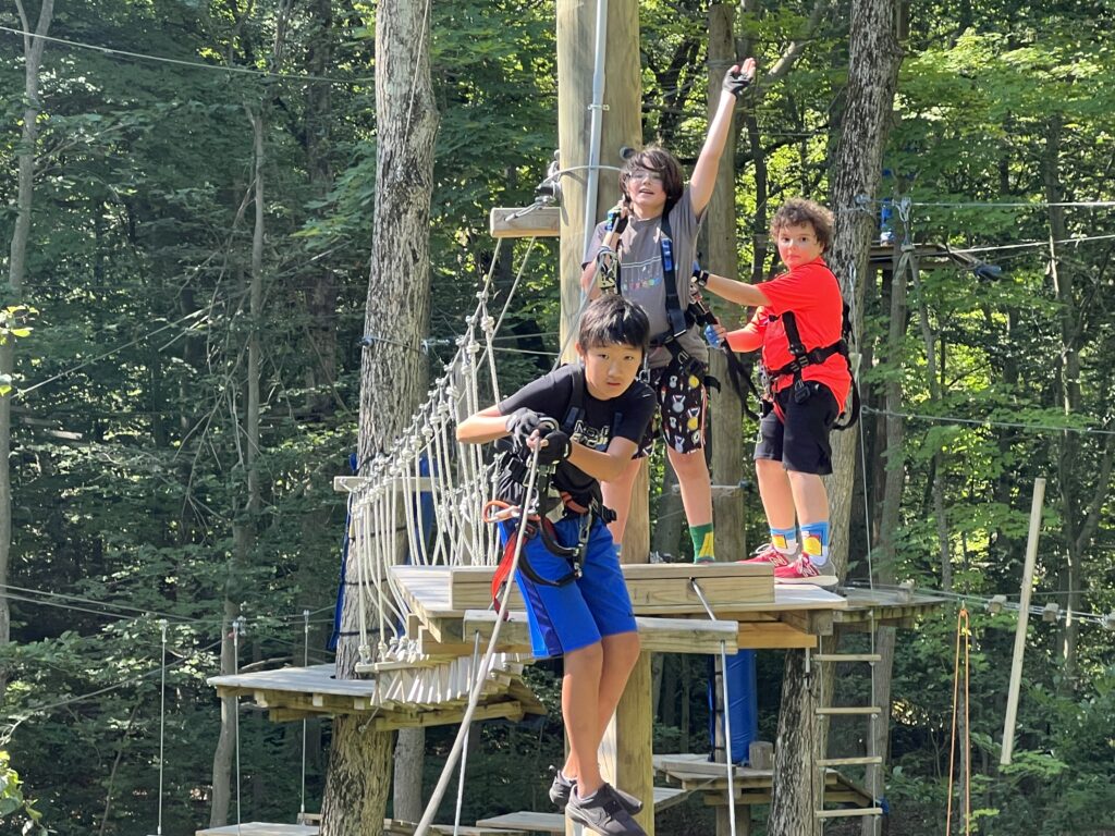 3 boys on ropes course